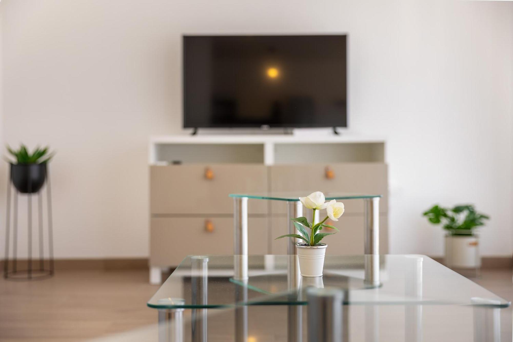 באסקה Poolside Apartments Anabella מראה חיצוני תמונה