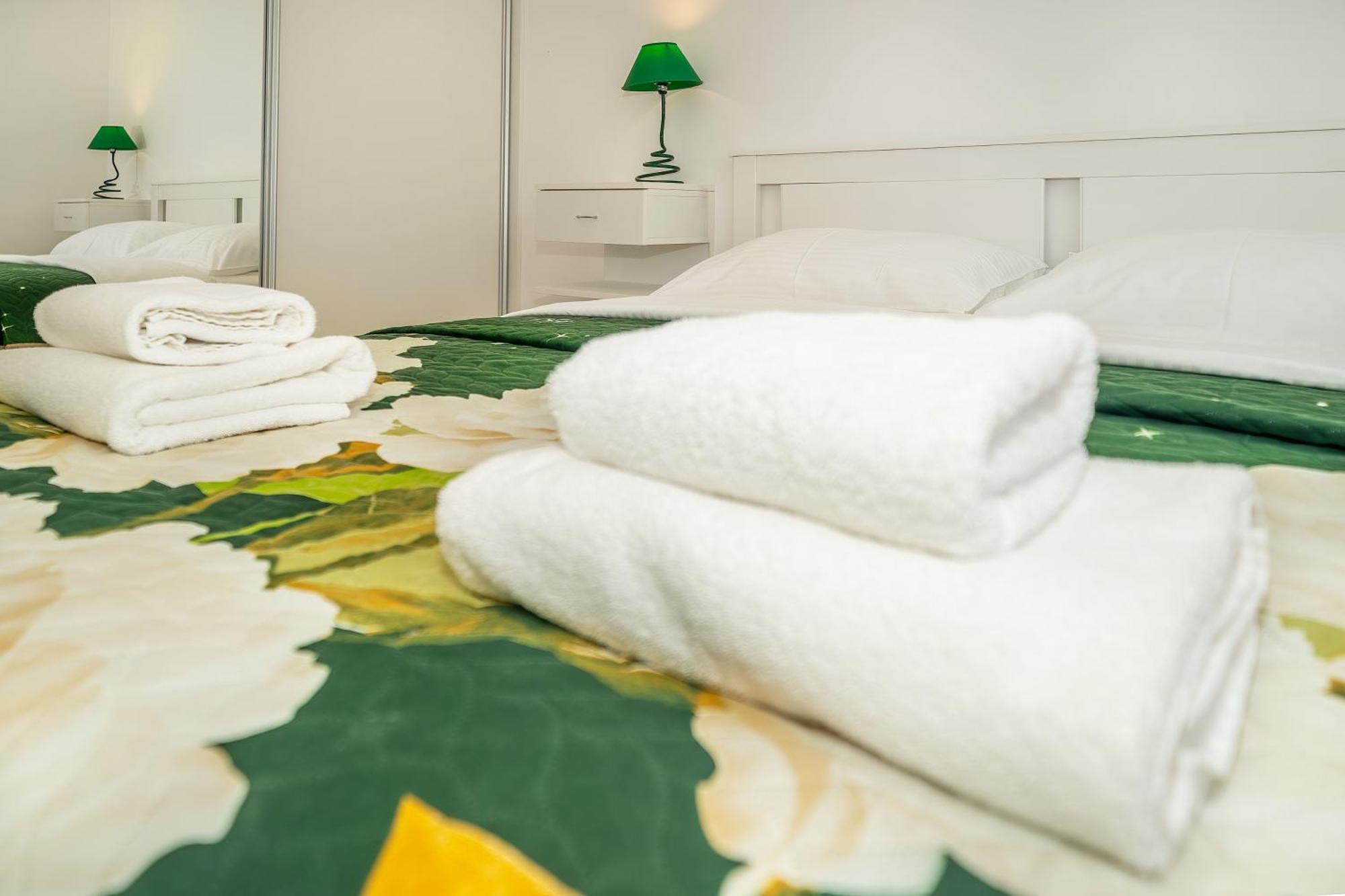 באסקה Poolside Apartments Anabella מראה חיצוני תמונה